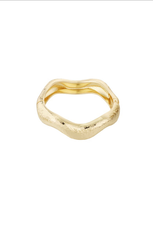 Bold bangle