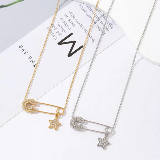 Paper necklace star