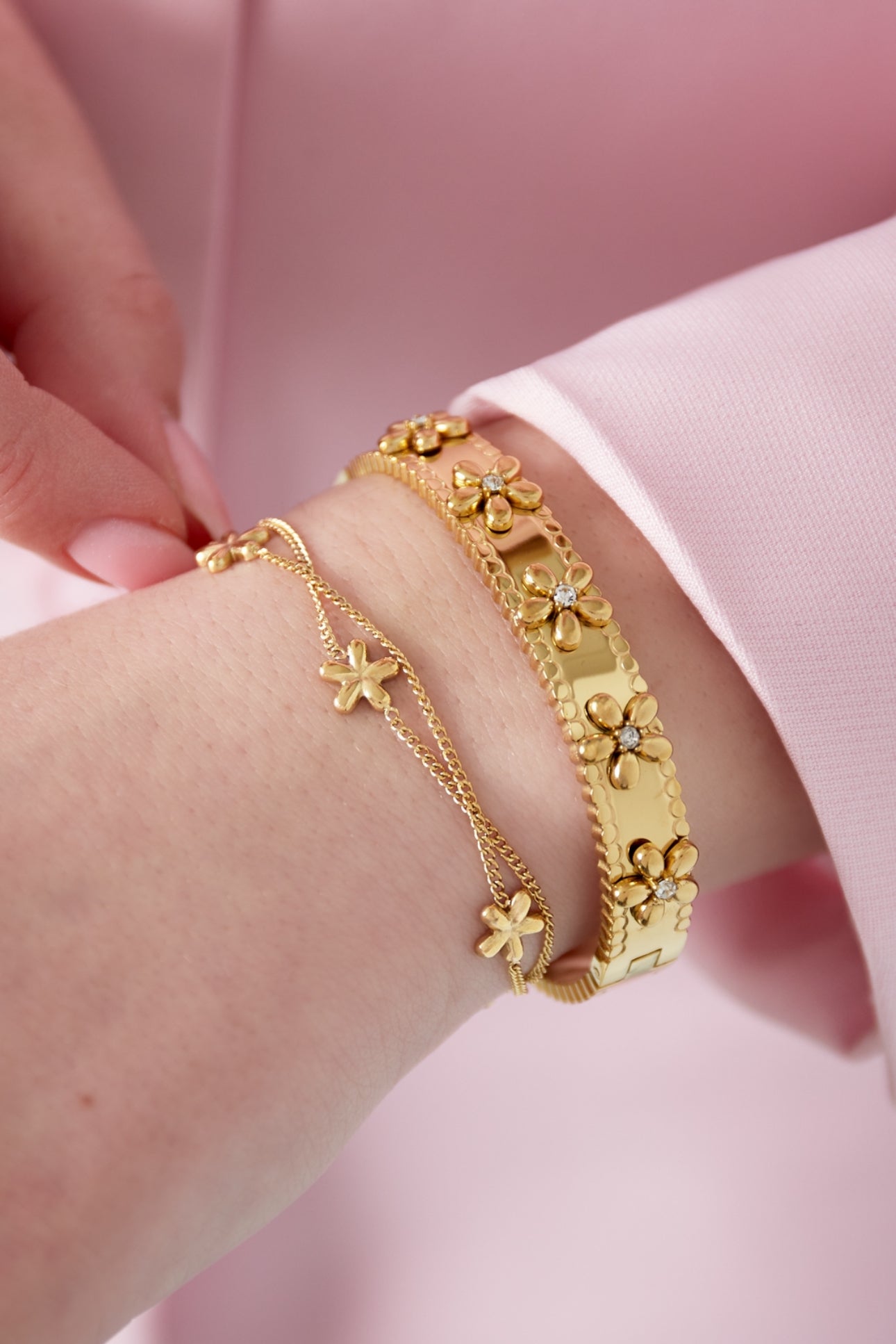 Flower bomb bracelet